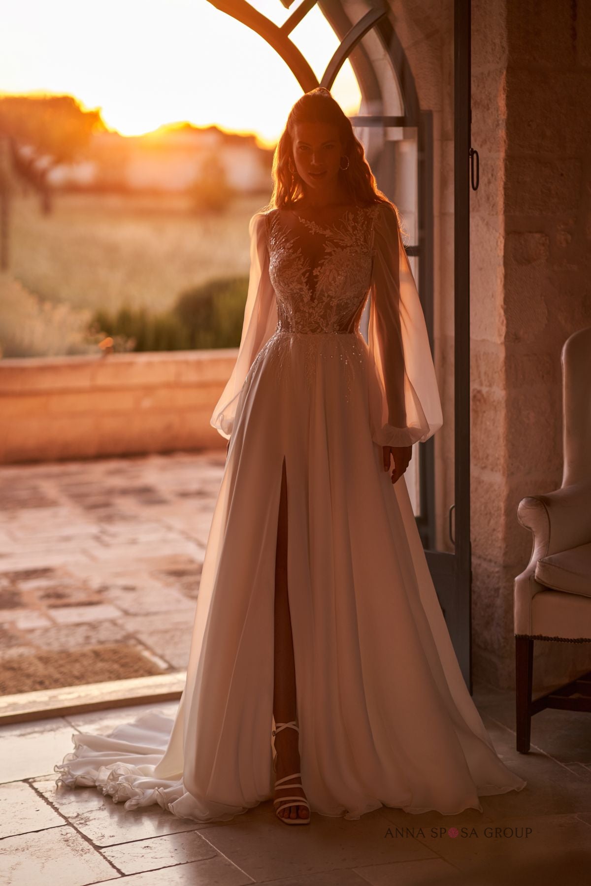 Robe de mariée Devney – Dentelle florale & manches longues aériennes