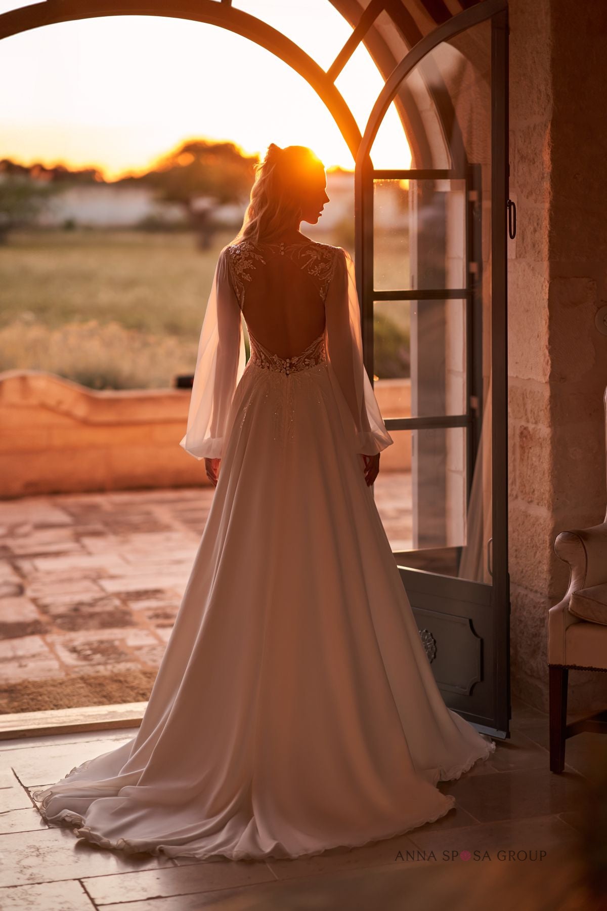 Robe de mariée Devney – Dentelle florale & manches longues aériennes