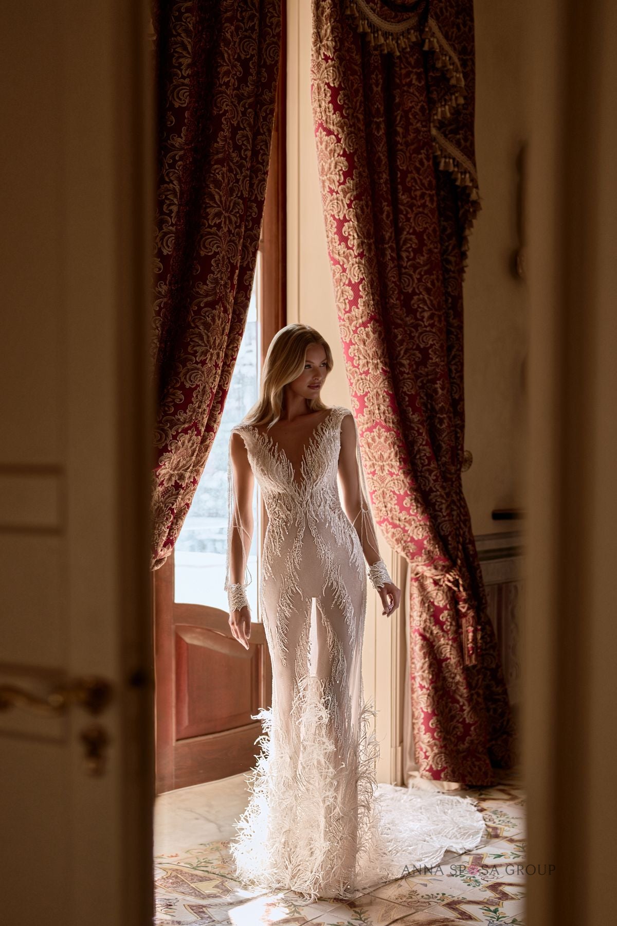 Robe de mariée Anna Sposa Devori – Sirène fourreau audacieuse en dentelle perlée avec manches et shorts amovibles