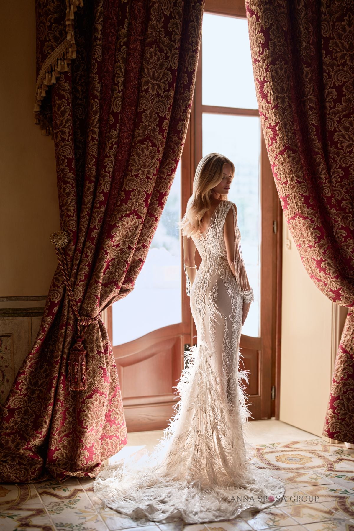 Robe de mariée Anna Sposa Devori – Sirène fourreau audacieuse en dentelle perlée avec manches et shorts amovibles