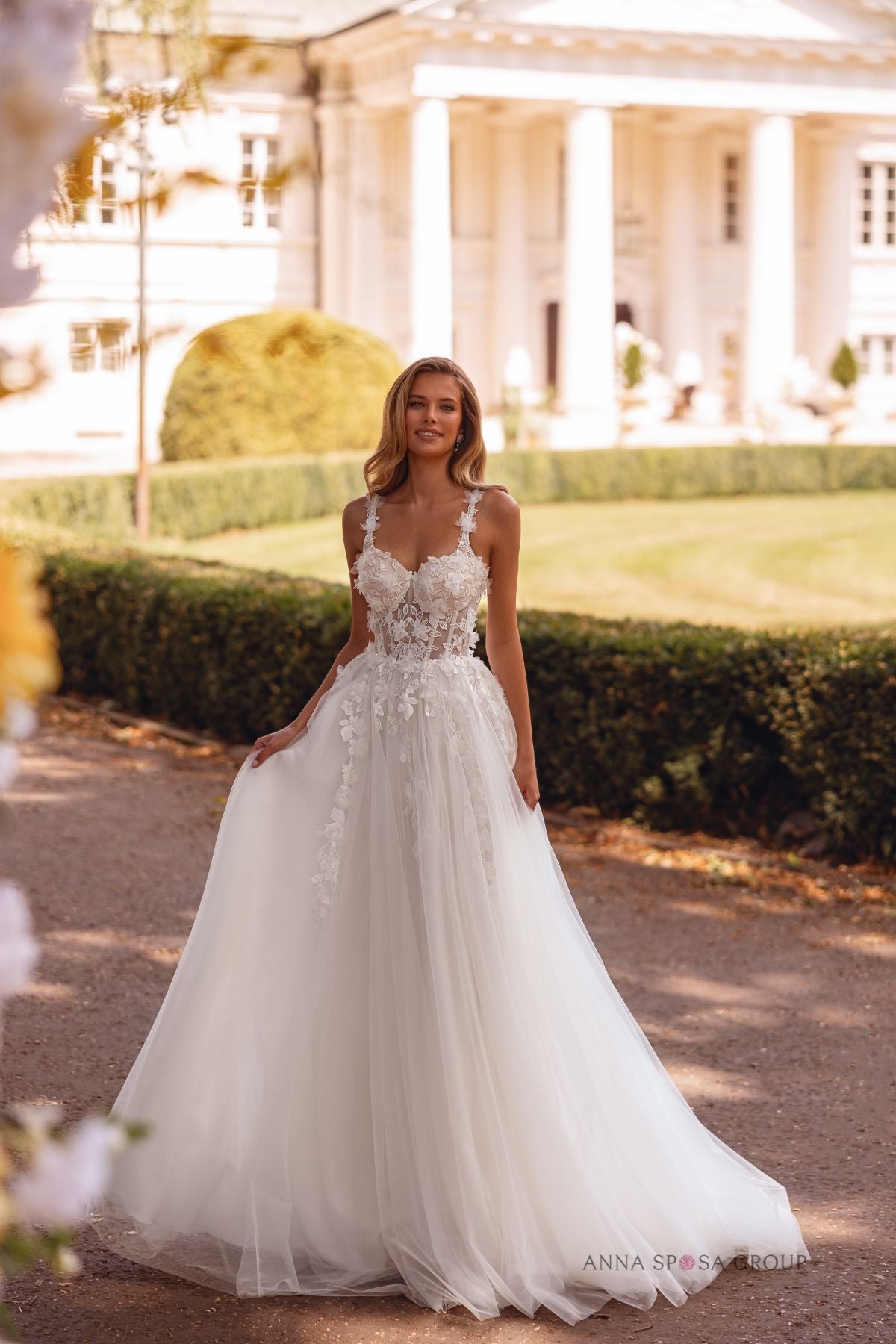 Robe de mariée Anna Sposa Diamanta – Ligne A ivoire en dentelle florale et tulle aérien