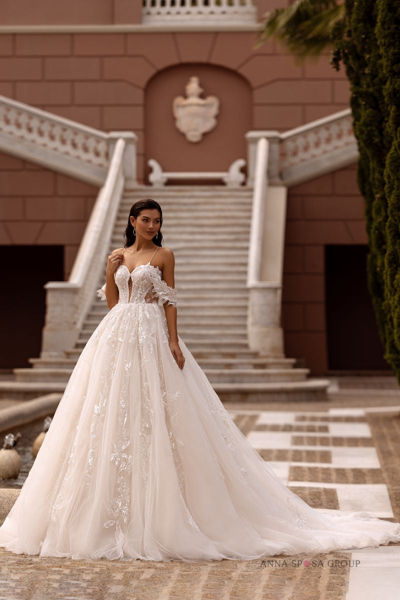 Robe de mariée Anna Sposa Iraida – Volumineuse nude en dentelle avec bretelles amovibles