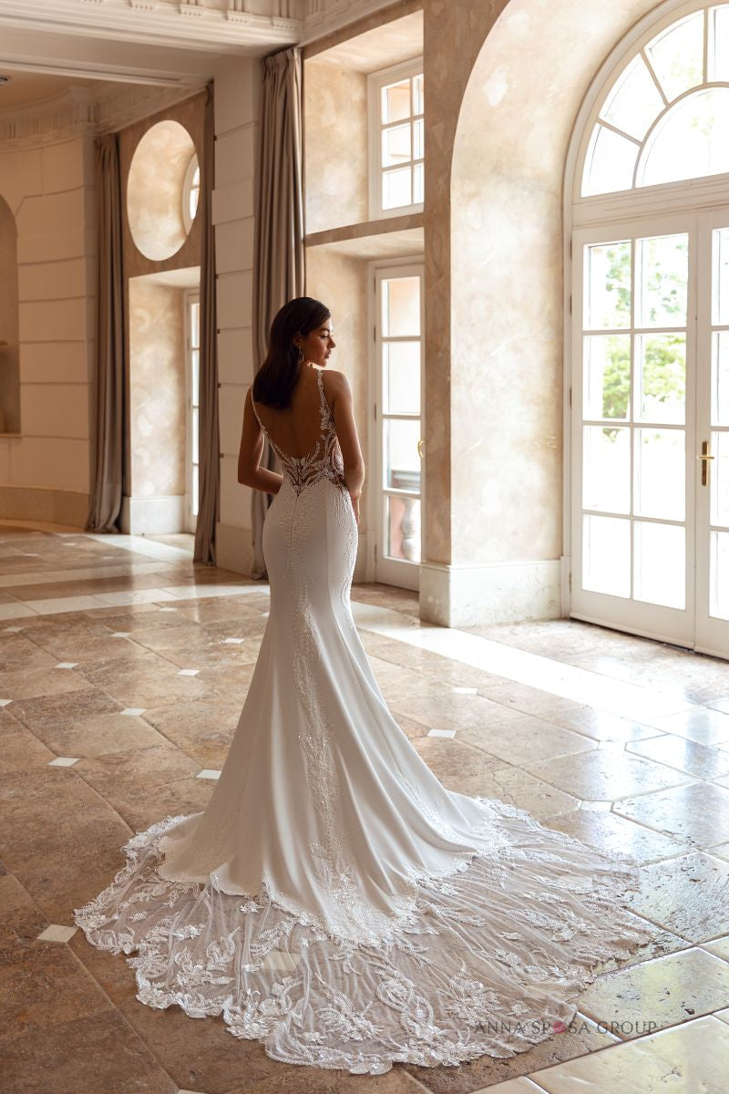 Robe de mariée Anna Sposa Kamondo – Sirène ivoire en dentelle et crêpe ajustée