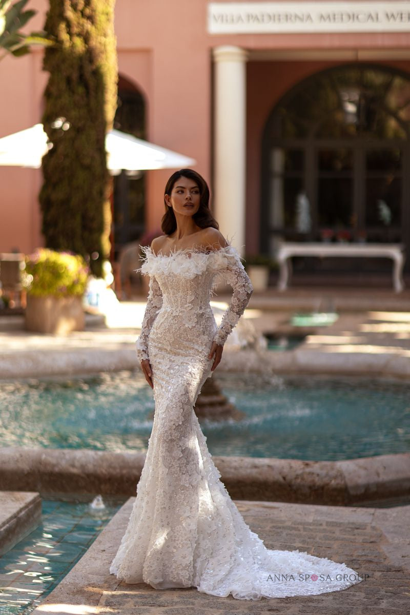 Robe de mariée Anna Sposa Montal – Sirène ivoire en dentelle brodée avec plumes et traîne amovible