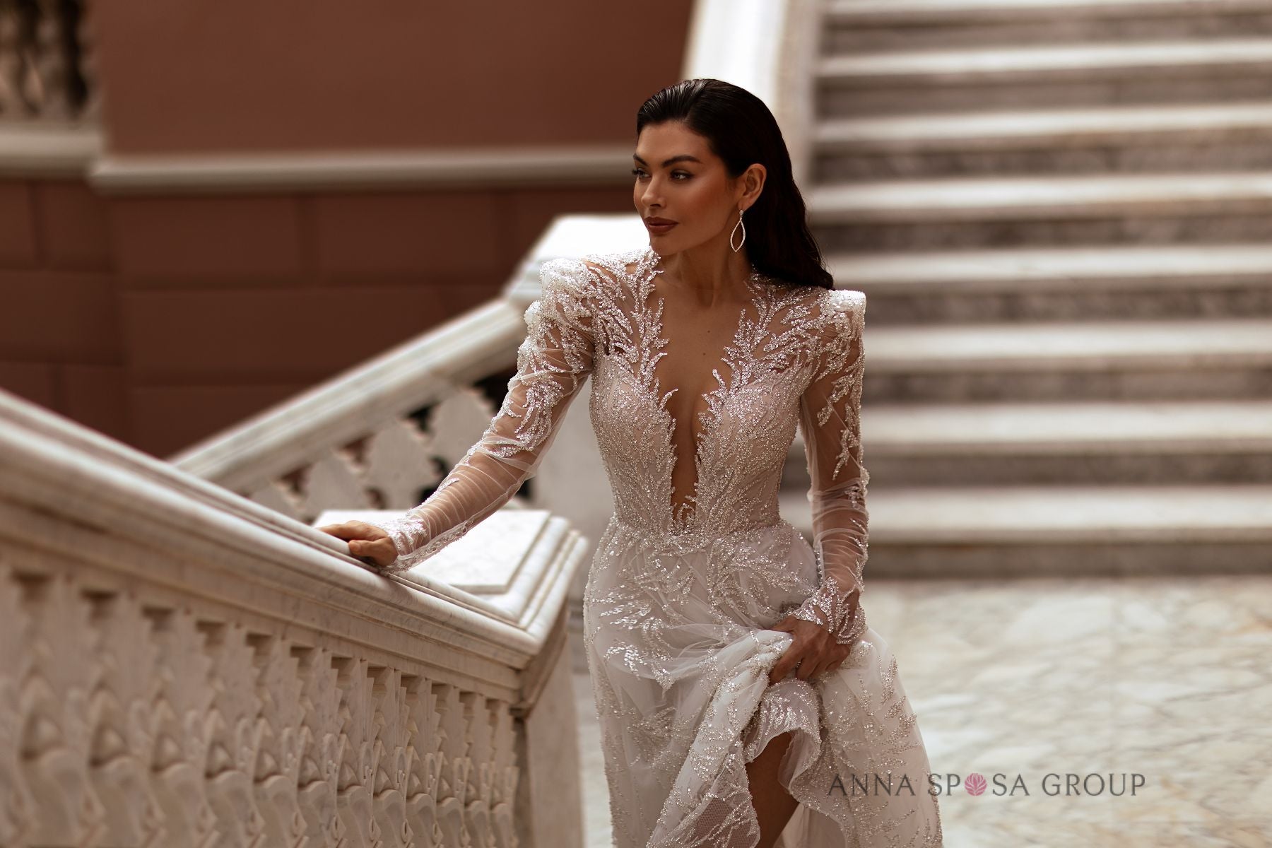 Robe de mariée Anna Sposa Motivi – Ligne A ivoire brodée de perles et cristaux avec manches longues