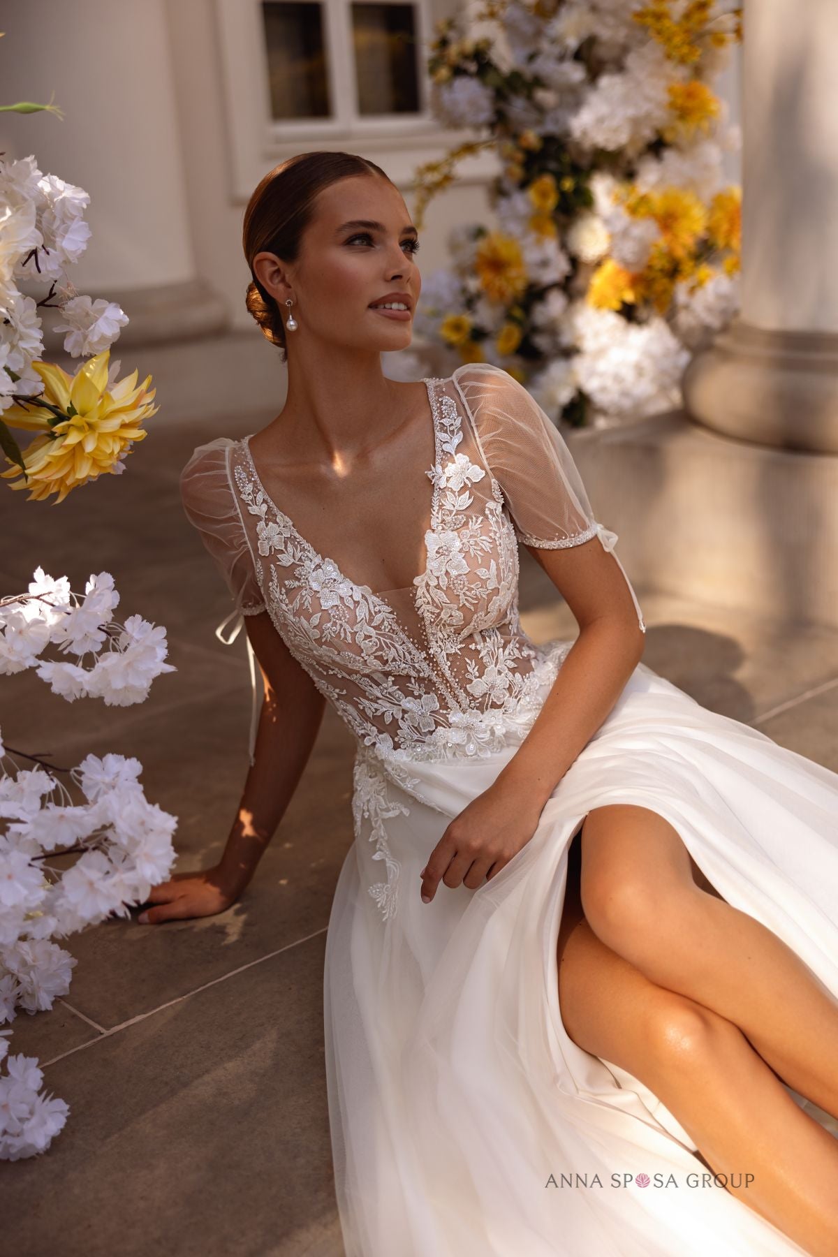 Robe de mariée Anna Sposa Nesta – Ligne A ivoire en dentelle avec manches courtes et décolleté en V