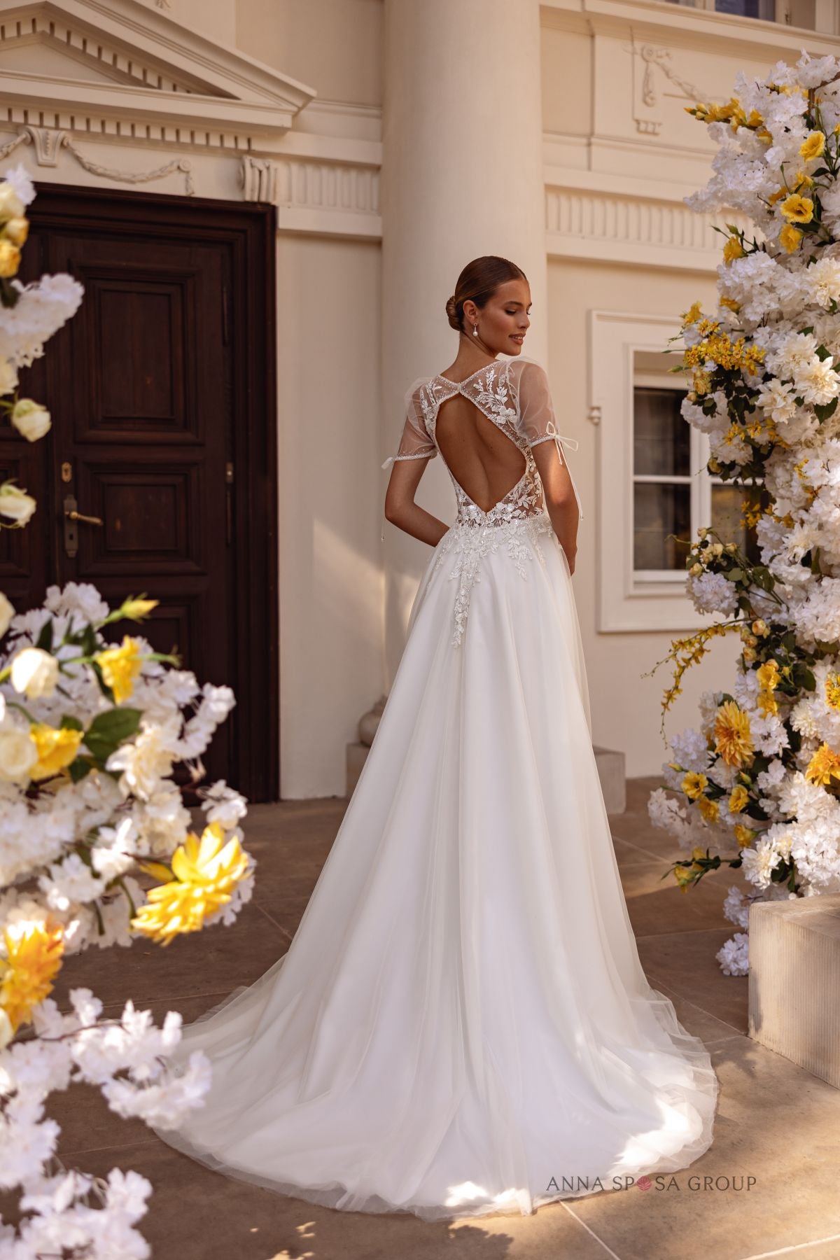 Robe de mariée Anna Sposa Nesta – Ligne A ivoire en dentelle avec manches courtes et décolleté en V