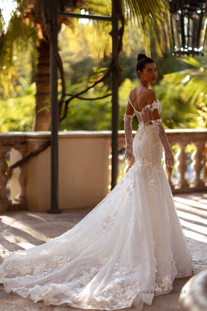 Robe de mariée Anna Sposa Sage – Sirène ivoire en dentelle Chantilly avec corset lingerie et gants longs