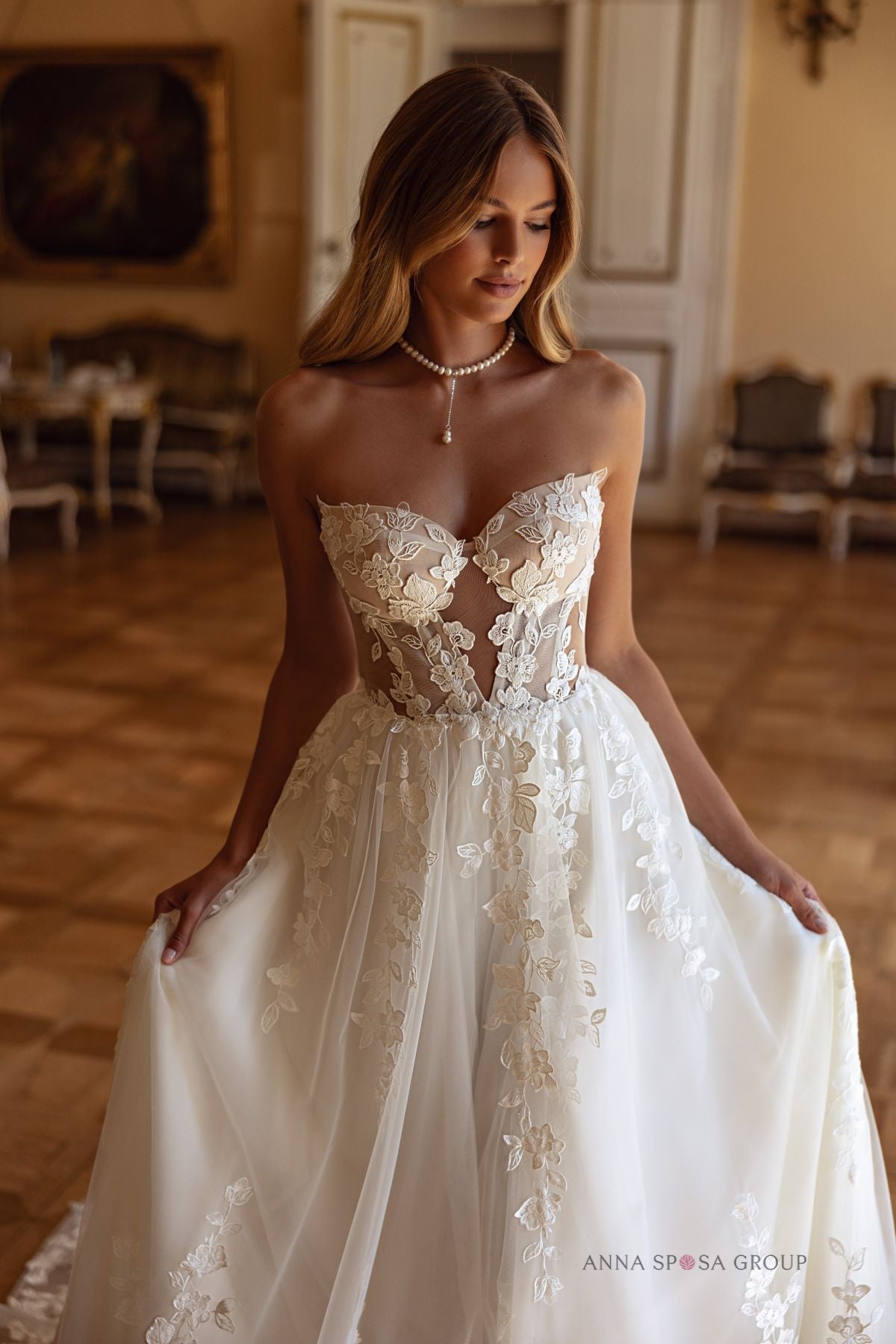 Robe de mariée Anna Sposa Savina – Ligne A ivoire en dentelle florale avec épaules dégagées