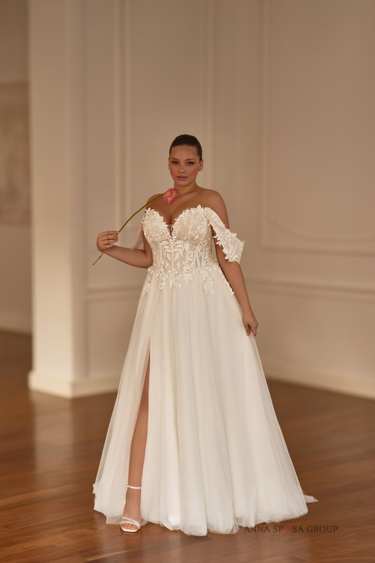 Robe de mariée Anna Sposa Sorbonna – Ligne A en dentelle florale et tulle ivoire avec accessoires amovibles
