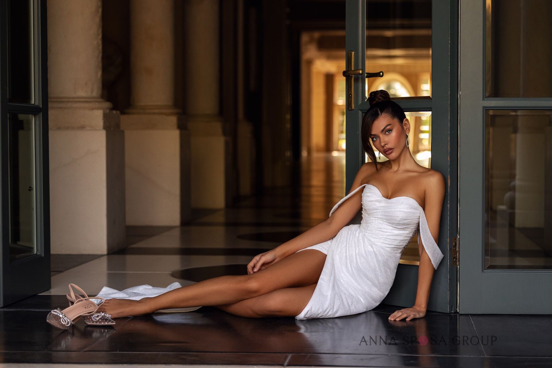 Robe de mariée Anna Sposa Solis – Robe transformable ivoire en satin brillant avec traîne amovible