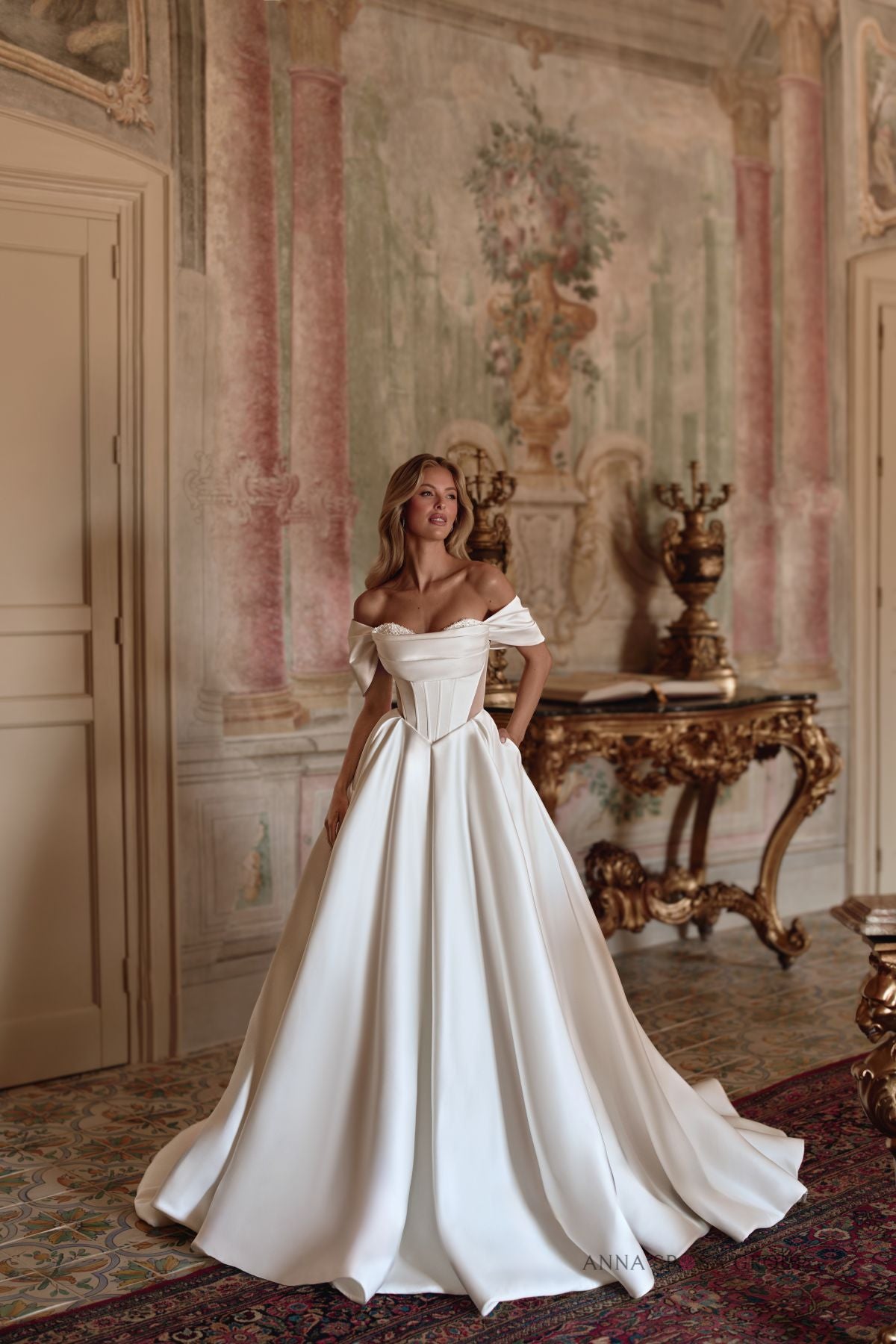 Robe de mariée Anna Sposa Toya – A-line en satin ivoire avec bretelles tombantes amovibles