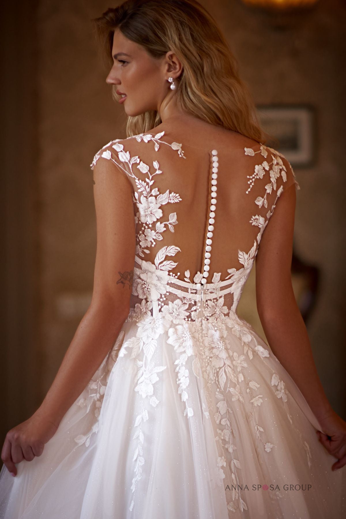 Robe de mariée Variana – Ligne A corset en dentelle florale avec fente