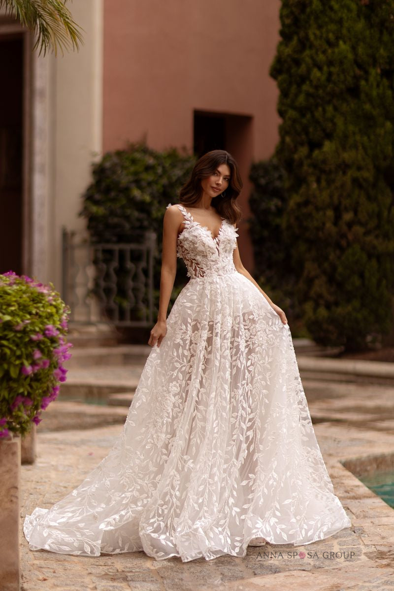 Robe de mariée Anna Sposa Vensdei – Ligne A ivoire en dentelle florale avec dos ouvert et traîne longue