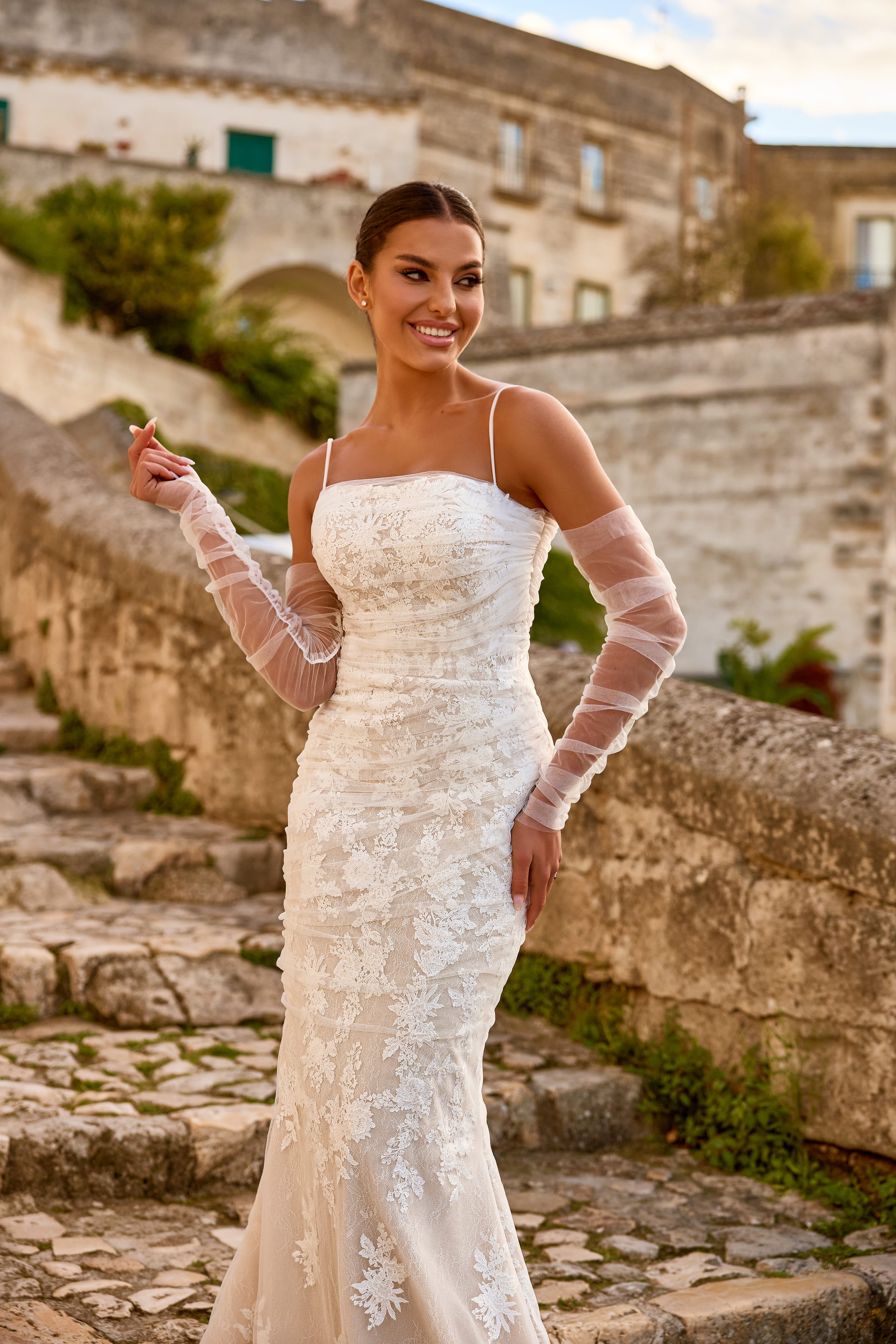 Robe de mariée 1786 – Robe sirène en dentelle florale avec manches longues amovibles