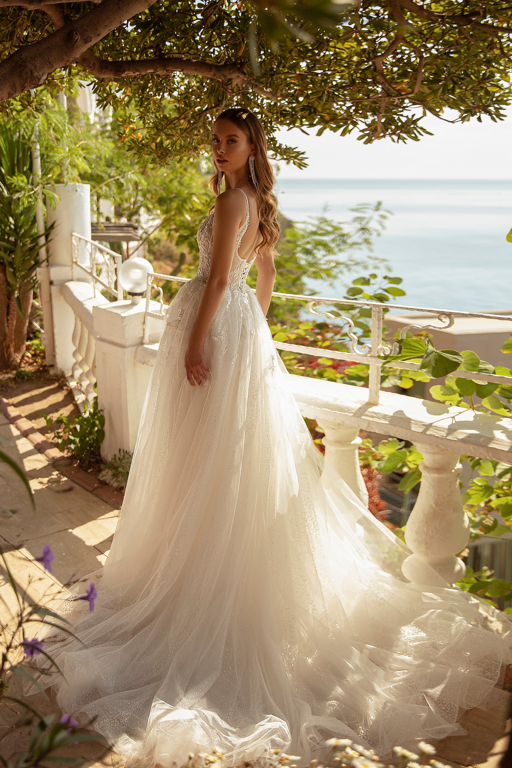Robe de mariée Lady Di Bride 704 – Tulle pailleté, bretelles fines, col carré et jupe princesse