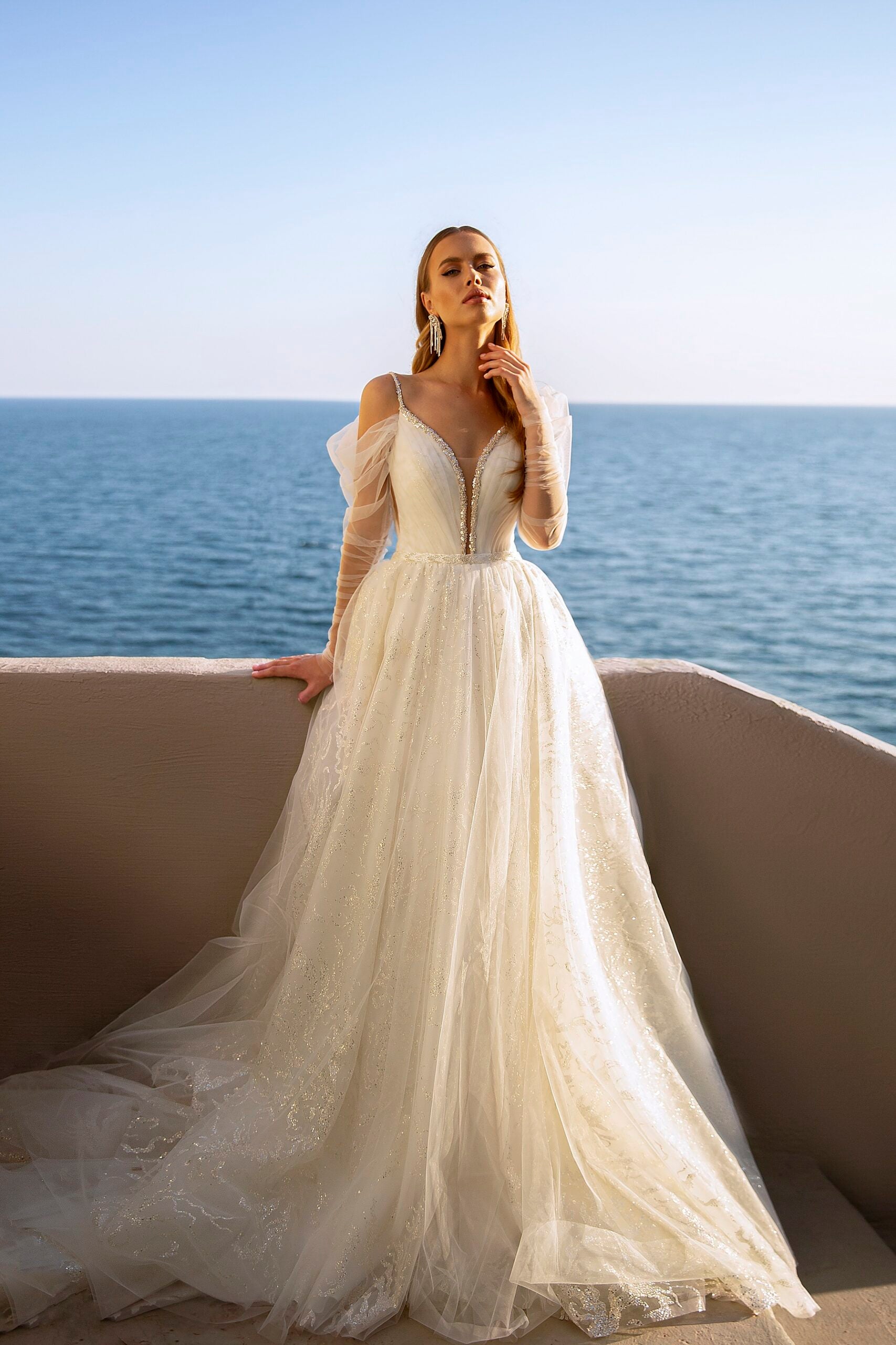 Robe de mariée princesse brillant avec manches tombantes et jupe volumineuse – Modèle 709
