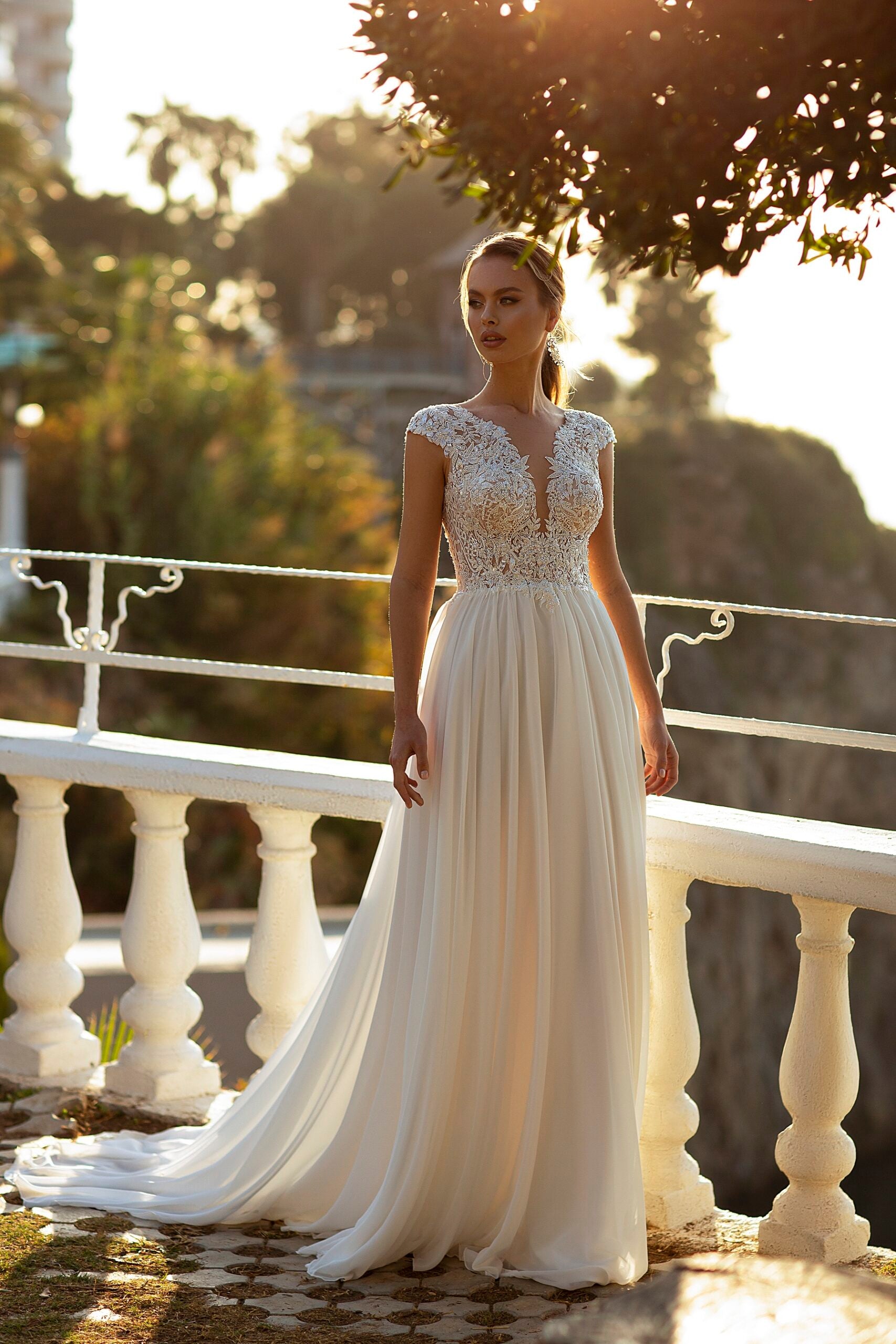 Robe de mariée mousseline avec manteau amovible tulle brillant – Modèle 714