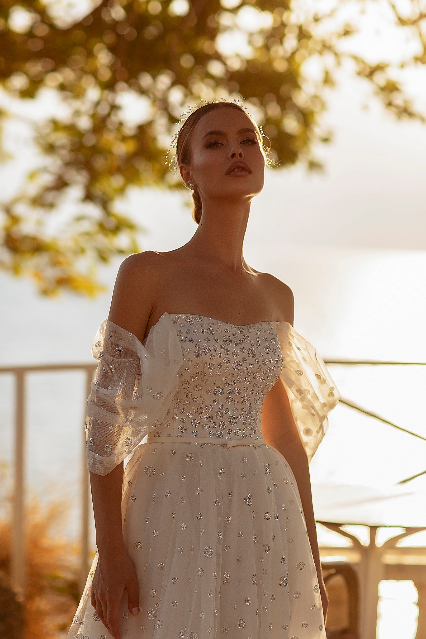 Robe de mariée A-line bustier droit à pois scintillants avec manches tombantes – Modèle 728