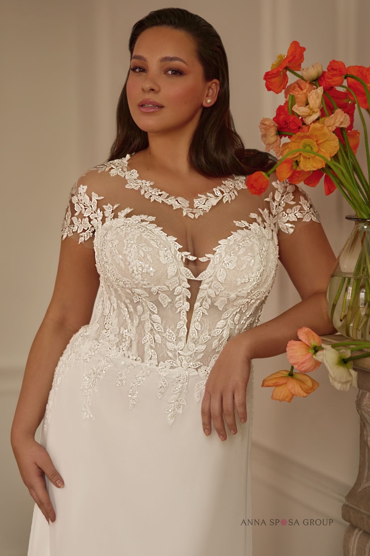 Robe de mariée Anna Sposa Zhilta – Ligne A en dentelle ivoire avec manches courtes