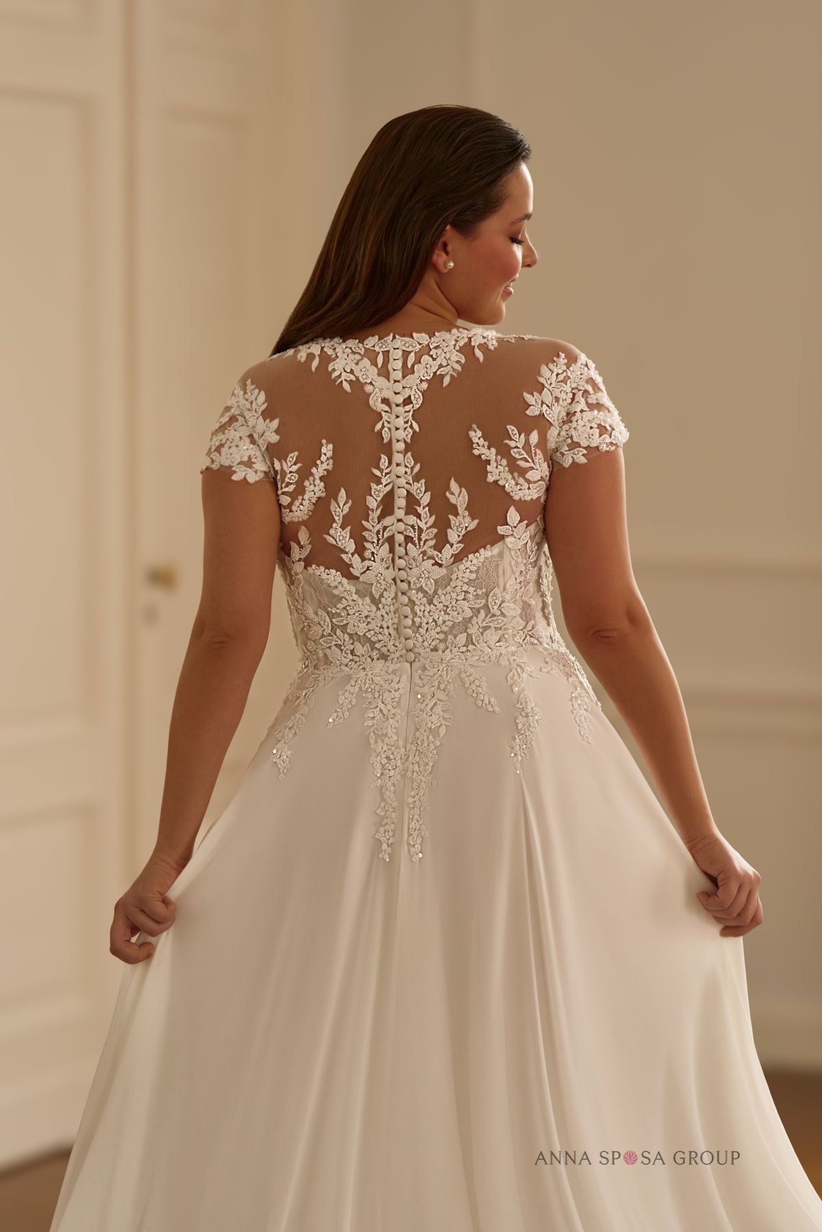 Robe de mariée Anna Sposa Zhilta – Ligne A en dentelle ivoire avec manches courtes