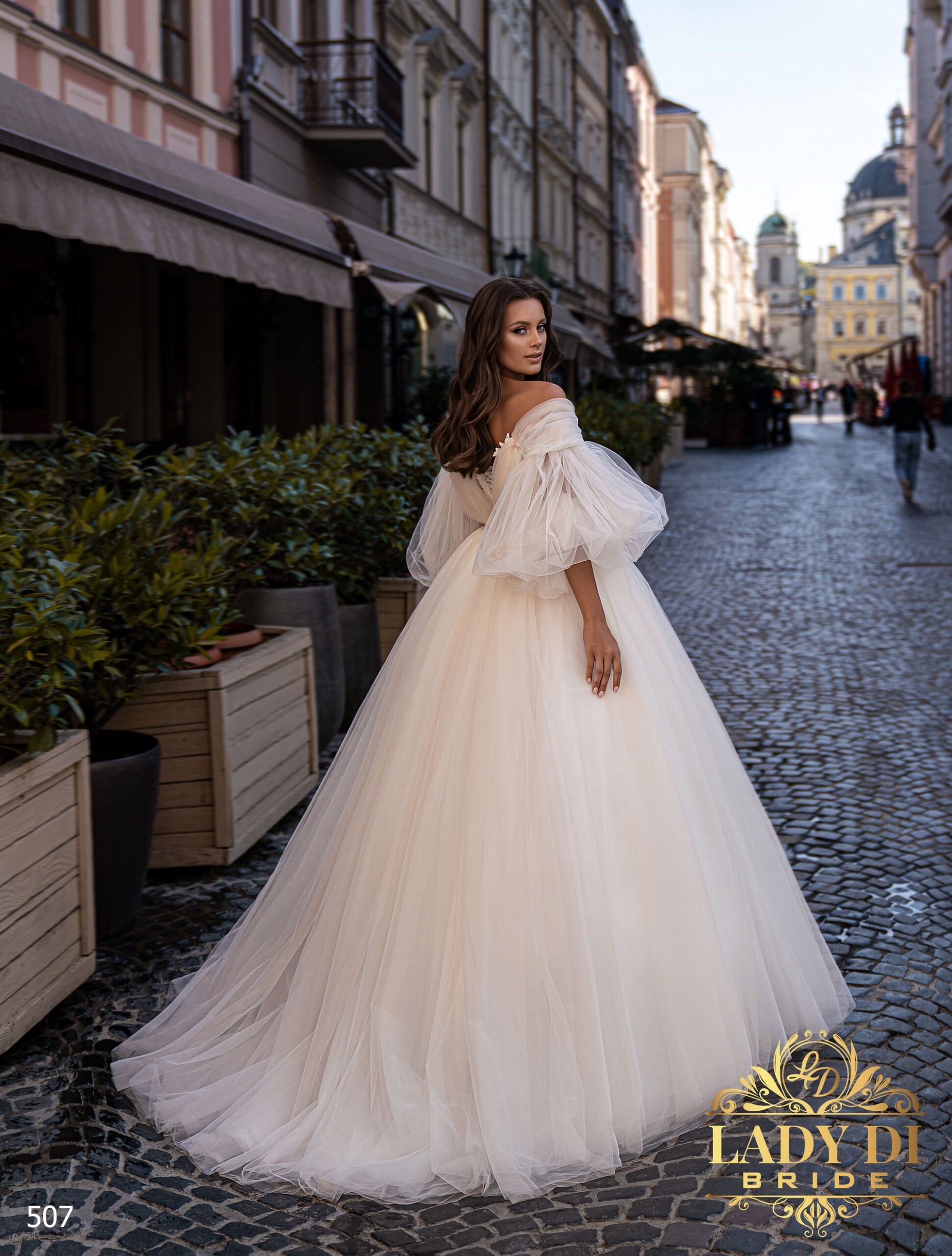Robe de mariée princesse en tulle vaporeux – Lady Di 507 sur mesure