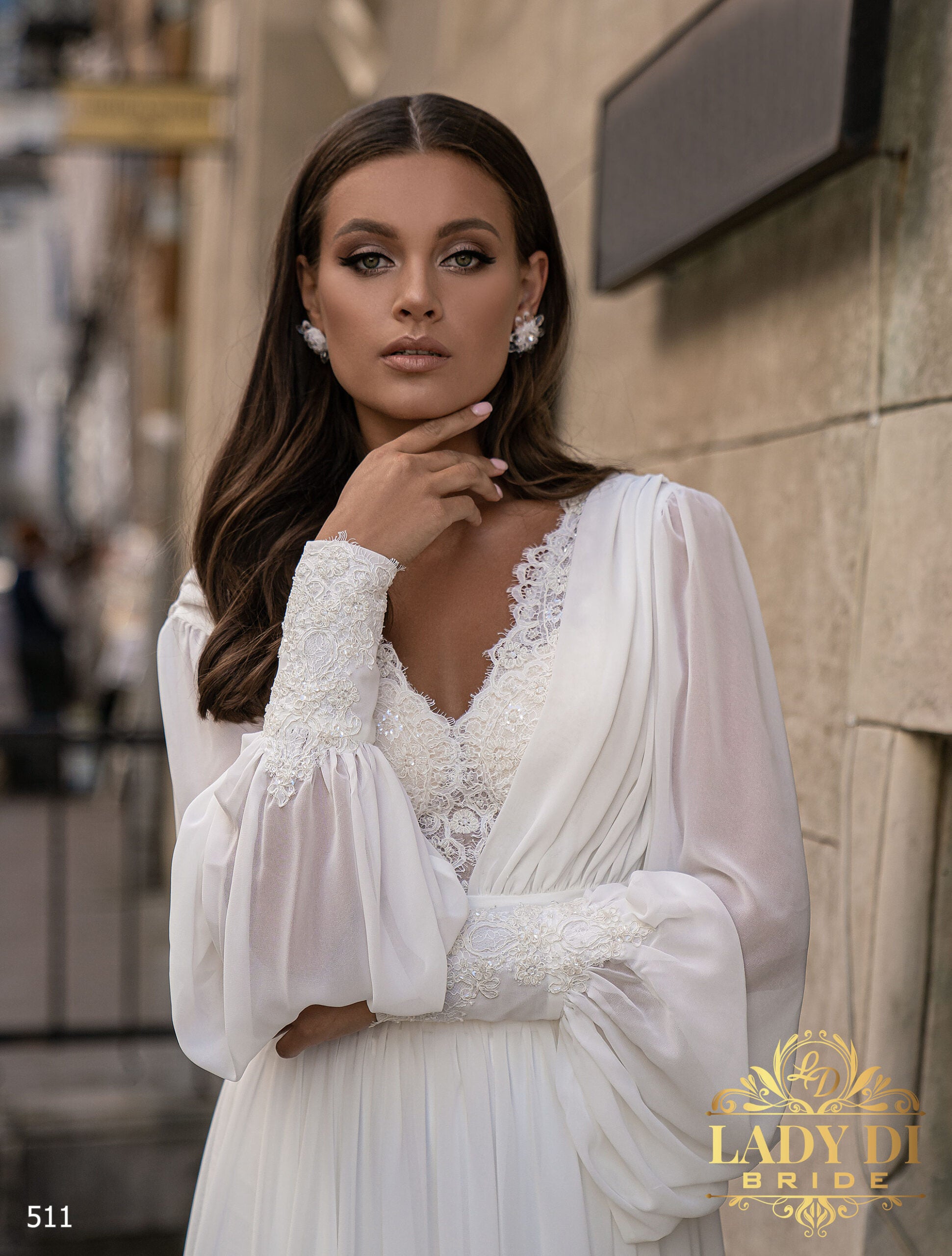 Robe de mariée bohème fourreau, manteau amovible manches longues – Lady Di 511 sur mesure