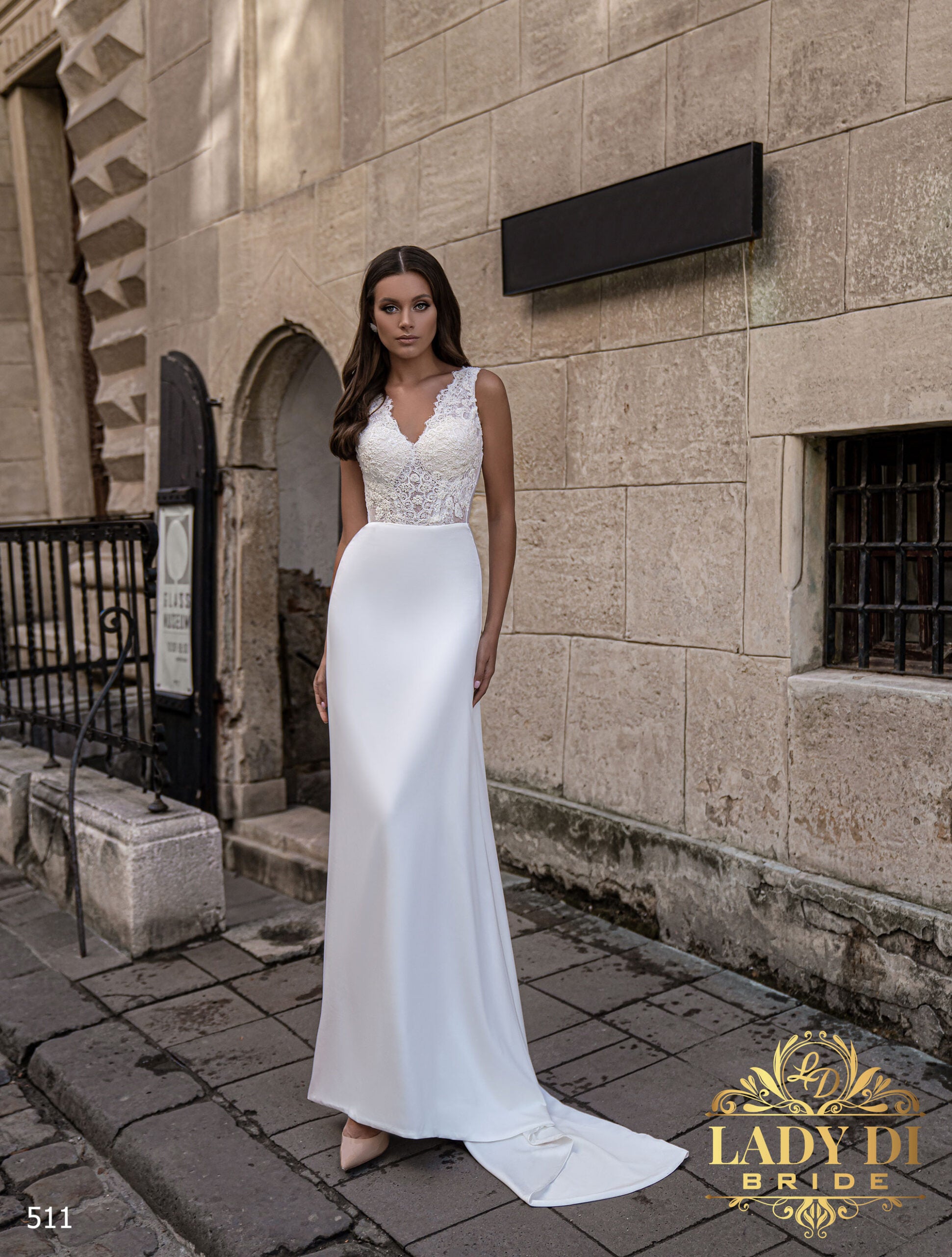 Robe de mariée bohème fourreau, manteau amovible manches longues – Lady Di 511 sur mesure