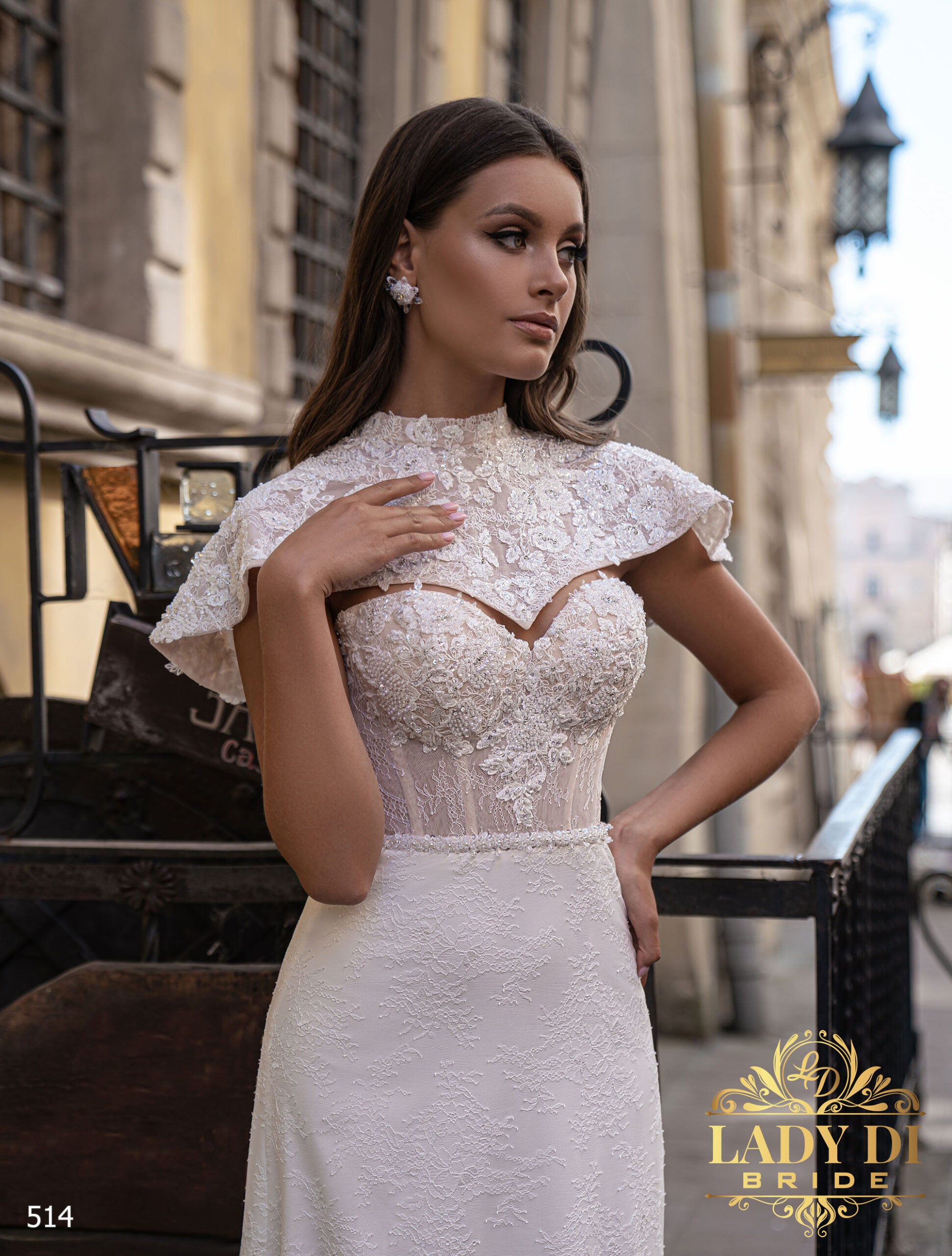 Robe de mariée sirène en dentelle avec cape col haut amovible – Lady Di 514 sur mesure