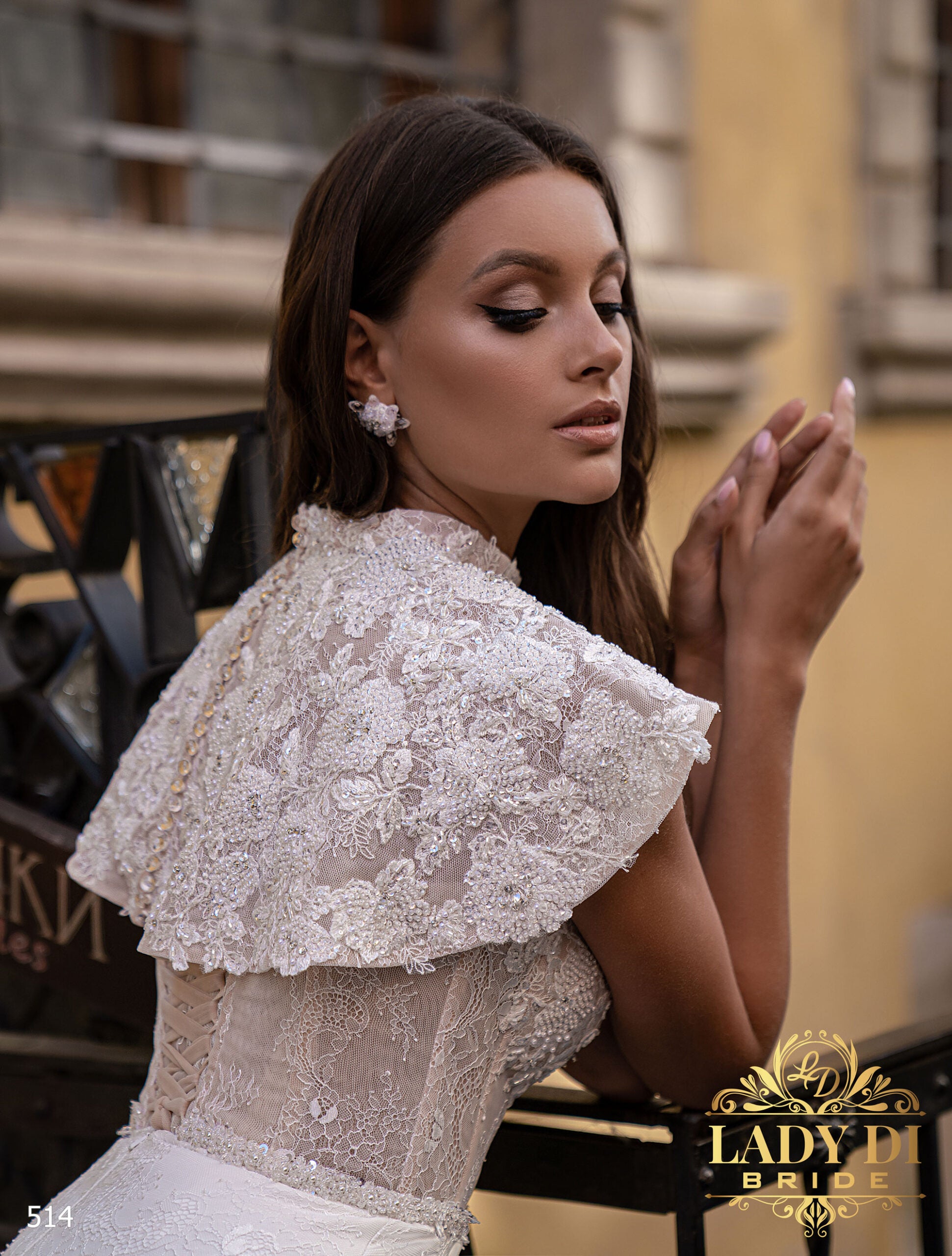 Robe de mariée sirène en dentelle avec cape col haut amovible – Lady Di 514 sur mesure